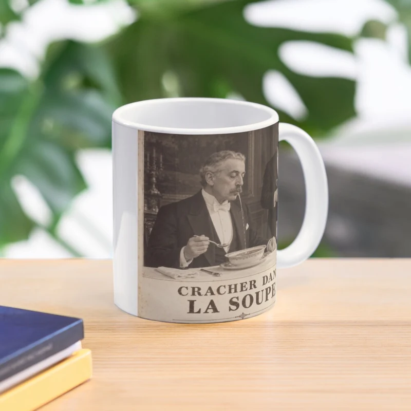 Cracher dans la soupe — Mauvaises manières distinguées sur Mug classique