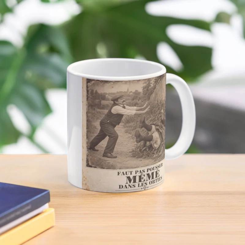 Mémé dans les orties — Résistance piquante sur Mug classique