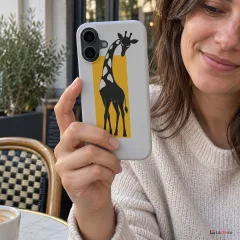Girafe trop grande pour le cadre — image publiée sur Instagram