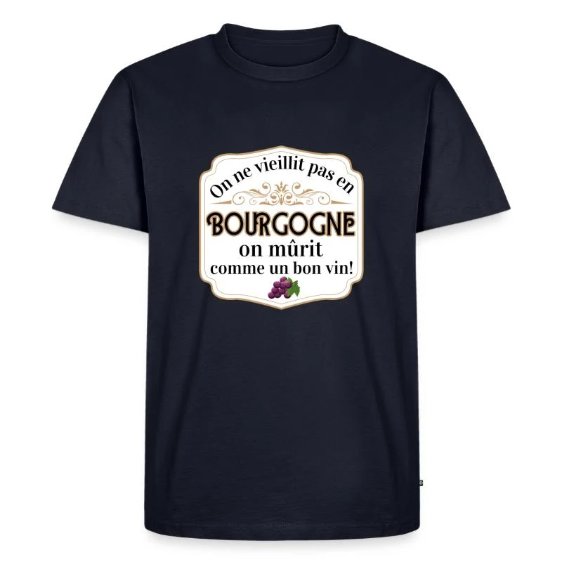 On mûrit comme un bon vin — Cartouche doré — T-shirt Premium bio Homme, bleu marine