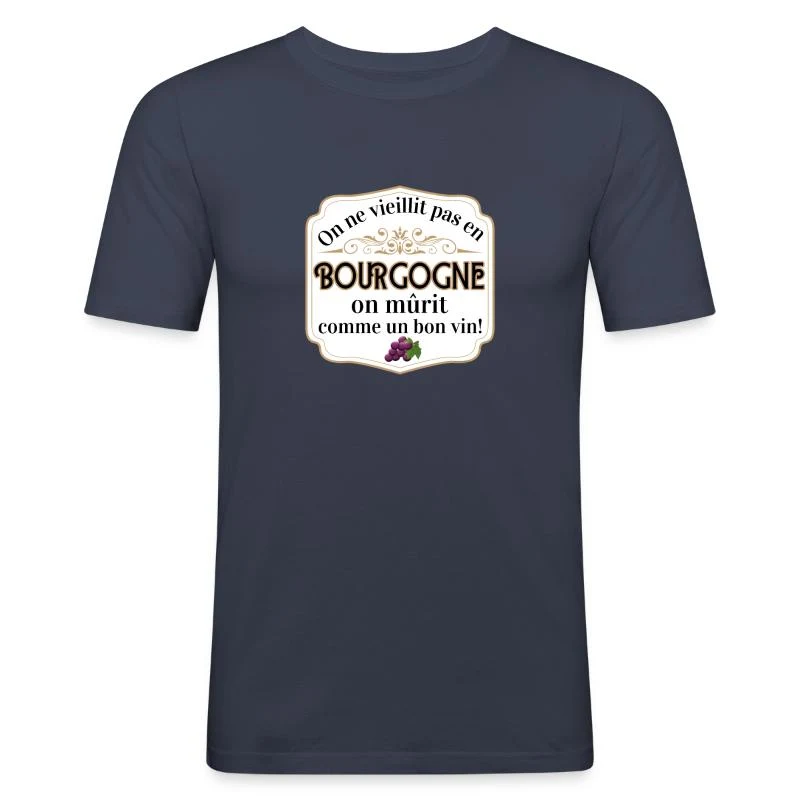 On mûrit comme un bon vin — Cartouche doré — T-shirt près du corps Homme, bleu marine