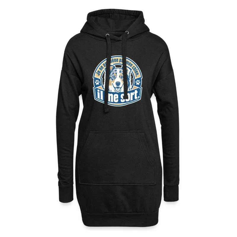 Je ne promène pas mon chien, il me sort — Écusson — Sweat-shirt à capuche long Femme, noir