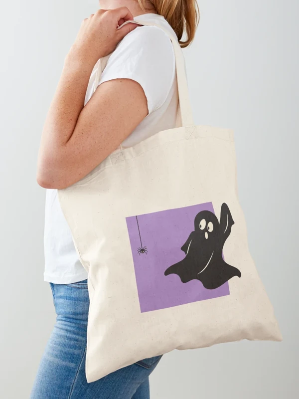 Fantôme effrayé par une minuscule araignée sur Tote bag classique