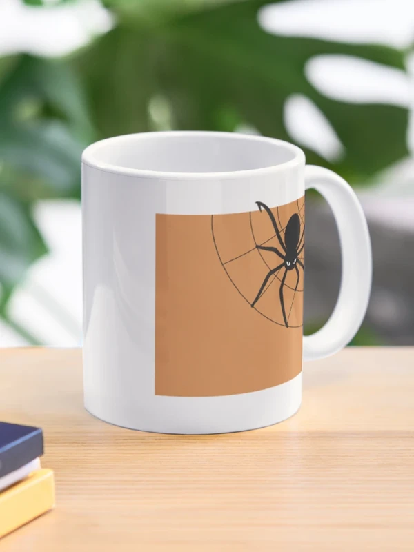 Araignée qui déborde de son petit coin sur Mug classique