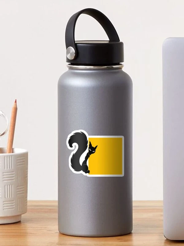 Écureuil accroché à côté du cadre sur Sticker