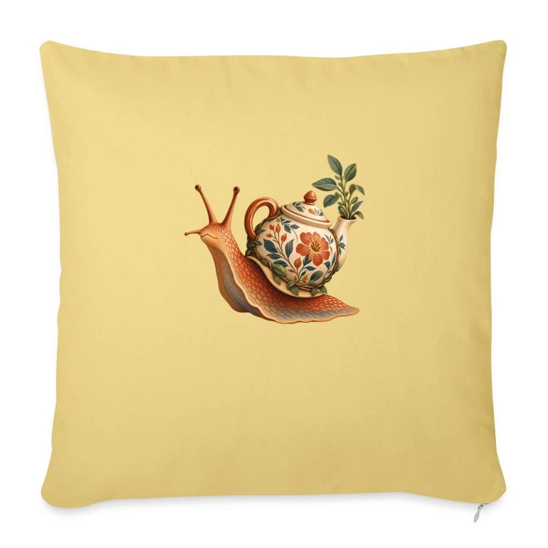Escargot nomade à la théière fleurie sur Housse de coussin décorative 45 x 45 cm · jaune délavé