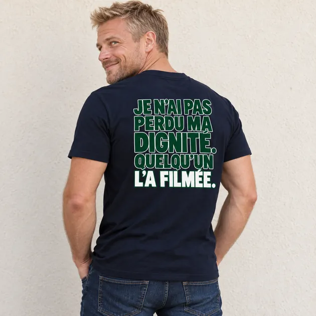 Mise en situation : Je n’ai pas perdu ma dignité. Quelqu’un l’a filmée. — T-shirt classique, Bleu marine